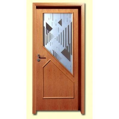 Holz-Haustür mit abgeschrägtem Lichtausschnitt 